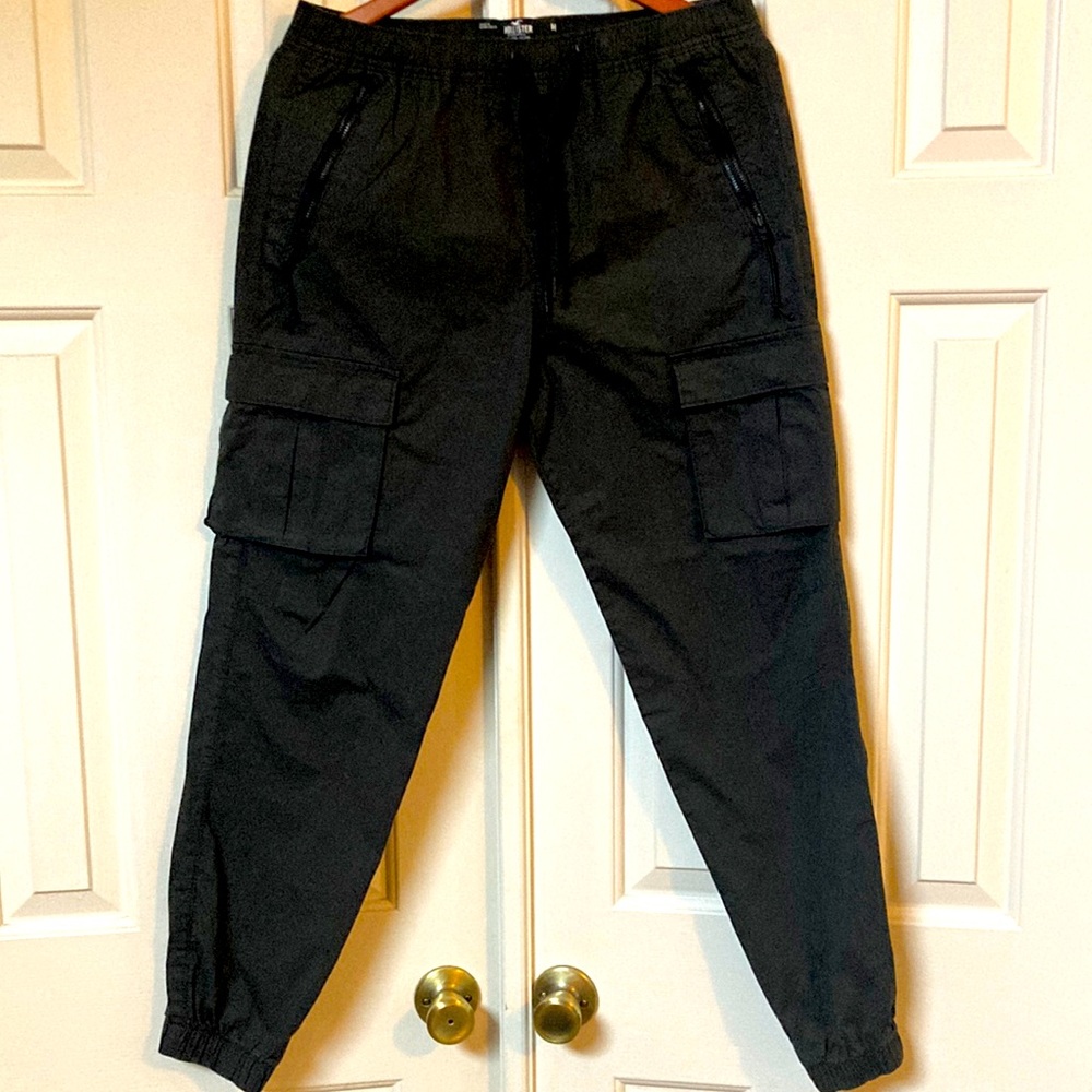 Hollister mens relaxed jogger medium black cargo pockets
